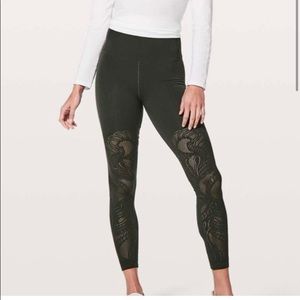 Lululemon Reveal 7/8 Tight Lattice Paisley
